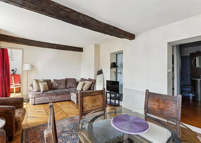 Place Contrescarpe 2 Bedroom Flat