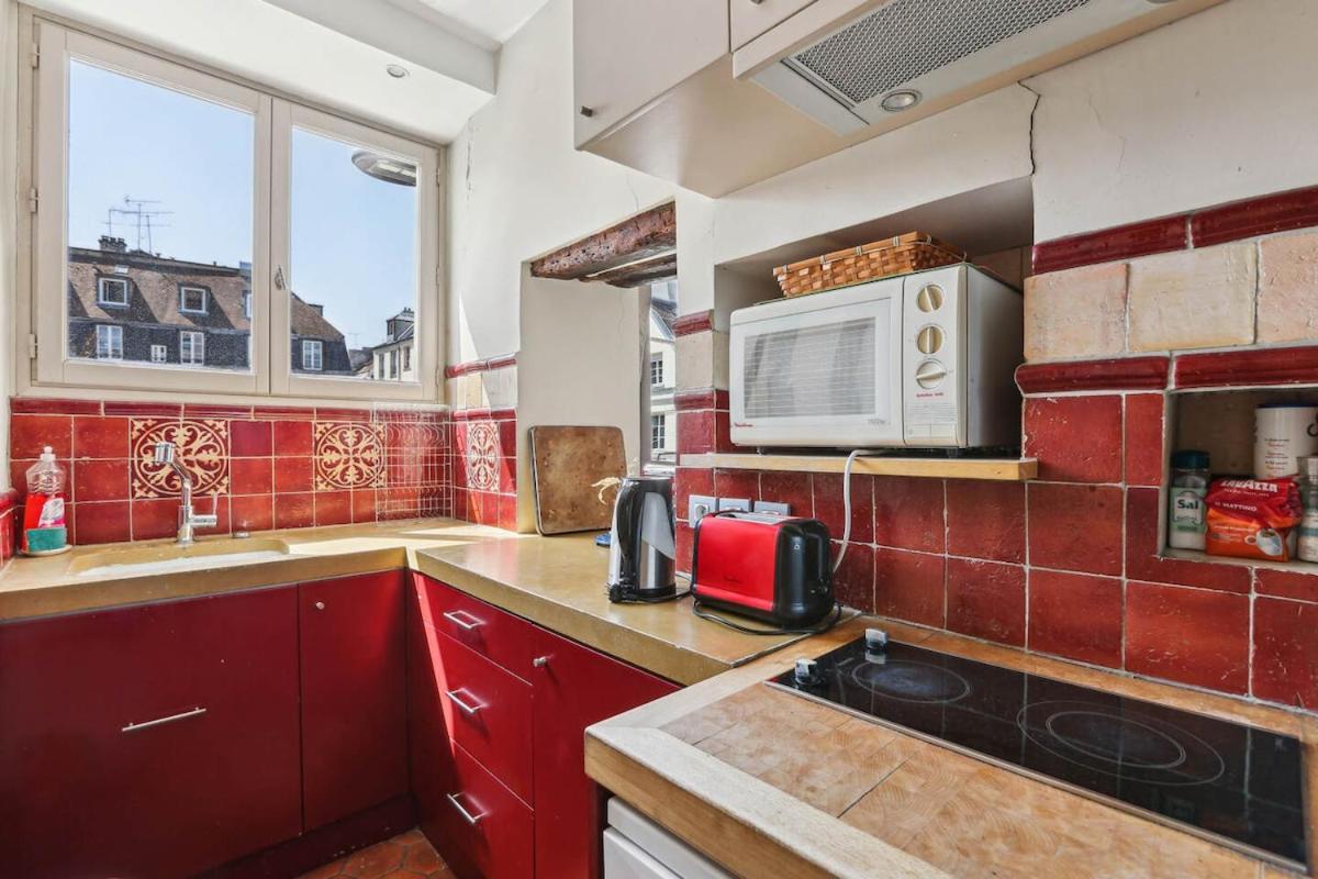 Apartment Place Contrescarpe 2 Bedroom Flat Paris